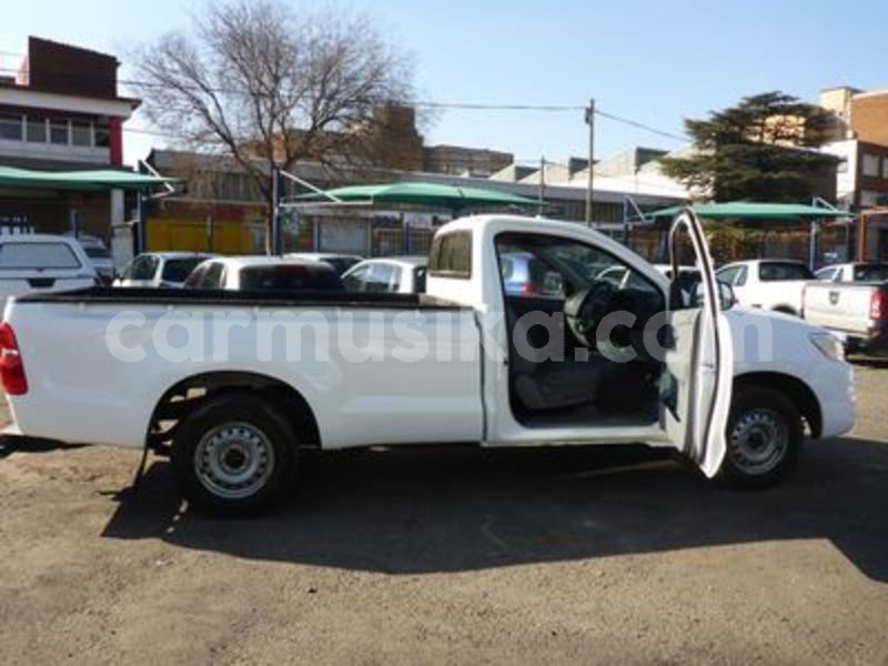 Big with watermark toyota hilux matabeleland south beitbridge 18379