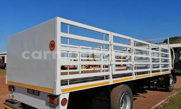 Nunua Ilio tumika Isuzu FTR 850 Nyeupe Lori ndani ya Beitbridge nchini Matabeleland Kusini Nunua Ilio tumika Isuzu FTR 850 Nyeupe Lori ndani ya Beitbridge nchini Matabeleland Kusini