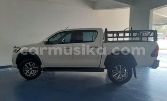Acheter Occasion Voiture Toyota Hilux Blanc à Beitbridge, Matabeleland South Acheter Occasion Voiture Toyota Hilux Blanc à Beitbridge, Matabeleland South