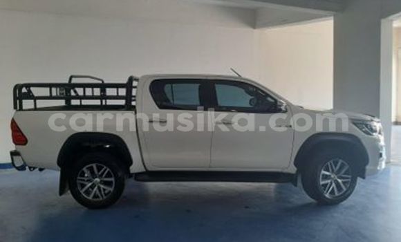 Acheter Occasion Voiture Toyota Hilux Blanc à Beitbridge, Matabeleland South Acheter Occasion Voiture Toyota Hilux Blanc à Beitbridge, Matabeleland South