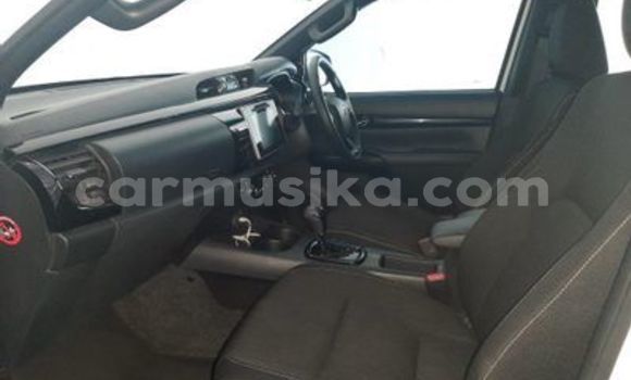 Acheter Occasion Voiture Toyota Hilux Blanc à Beitbridge, Matabeleland South Acheter Occasion Voiture Toyota Hilux Blanc à Beitbridge, Matabeleland South