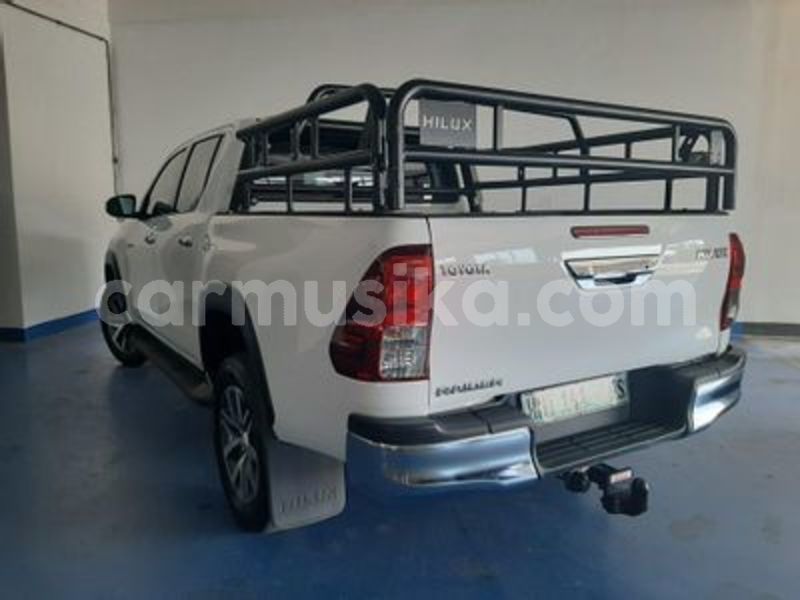 Big with watermark toyota hilux matabeleland south beitbridge 18384