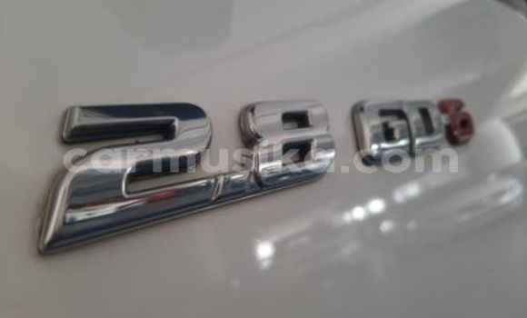 Acheter Occasion Voiture Toyota Hilux Blanc à Beitbridge, Matabeleland South Acheter Occasion Voiture Toyota Hilux Blanc à Beitbridge, Matabeleland South