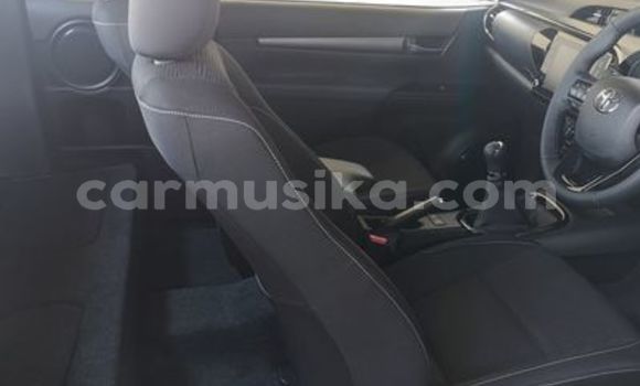 Nunua Ilio tumika Toyota Hilux Nyeupe Gari ndani ya Beitbridge nchini Matabeleland Kusini Nunua Ilio tumika Toyota Hilux Nyeupe Gari ndani ya Beitbridge nchini Matabeleland Kusini