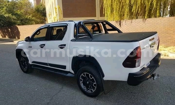 Buy Used Toyota Hilux White Car in Beitbridge in Matabeleland South Buy Used Toyota Hilux White Car in Beitbridge in Matabeleland South