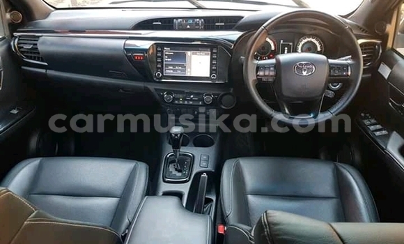 Buy Used Toyota Hilux White Car in Beitbridge in Matabeleland South Buy Used Toyota Hilux White Car in Beitbridge in Matabeleland South