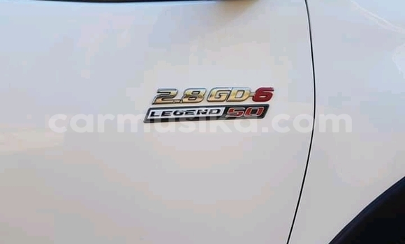Buy Used Toyota Hilux White Car in Beitbridge in Matabeleland South Buy Used Toyota Hilux White Car in Beitbridge in Matabeleland South