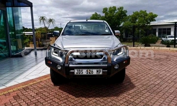 Buy Used Isuzu KB Silver Car in Beitbridge in Matabeleland South Buy Used Isuzu KB Silver Car in Beitbridge in Matabeleland South