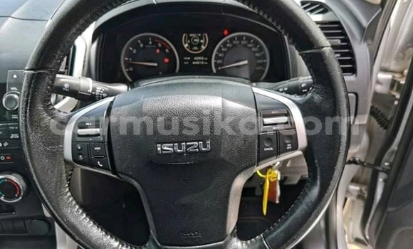 Buy Used Isuzu KB Silver Car in Beitbridge in Matabeleland South Buy Used Isuzu KB Silver Car in Beitbridge in Matabeleland South