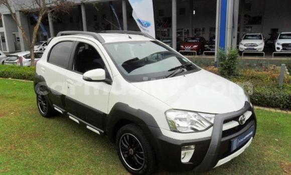 Nunua Ilio tumika Toyota Etios Nyeupe Gari ndani ya Beitbridge nchini Matabeleland Kusini Nunua Ilio tumika Toyota Etios Nyeupe Gari ndani ya Beitbridge nchini Matabeleland Kusini