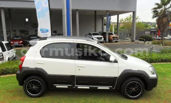 Nunua Ilio tumika Toyota Etios Nyeupe Gari ndani ya Beitbridge nchini Matabeleland Kusini Nunua Ilio tumika Toyota Etios Nyeupe Gari ndani ya Beitbridge nchini Matabeleland Kusini