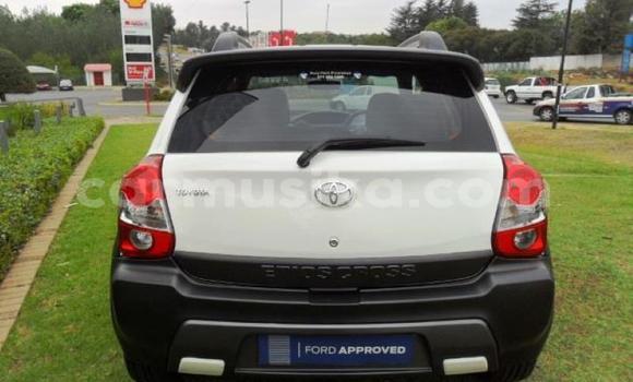 Nunua Ilio tumika Toyota Etios Nyeupe Gari ndani ya Beitbridge nchini Matabeleland Kusini Nunua Ilio tumika Toyota Etios Nyeupe Gari ndani ya Beitbridge nchini Matabeleland Kusini