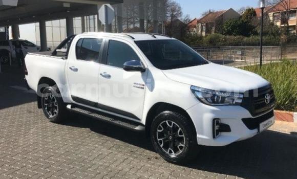 Nunua Ilio tumika Toyota Hilux Fedha Gari ndani ya Harare nchini Harare