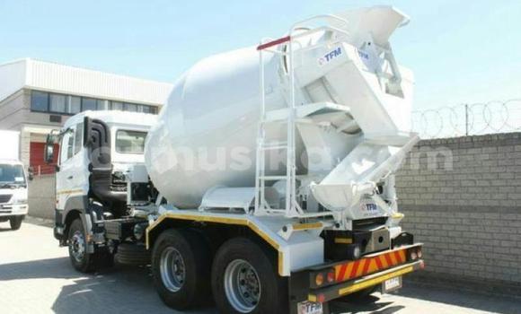 Acheter Occasion Utilitaire Nissan UD Blanc à Beitbridge, Matabeleland South Acheter Occasion Utilitaire Nissan UD Blanc à Beitbridge, Matabeleland South