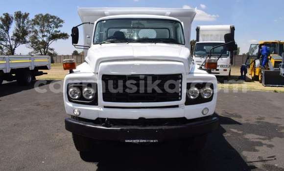 Acheter Occasion Utilitaire Toyota DA Blanc à Beitbridge, Matabeleland South Acheter Occasion Utilitaire Toyota DA Blanc à Beitbridge, Matabeleland South