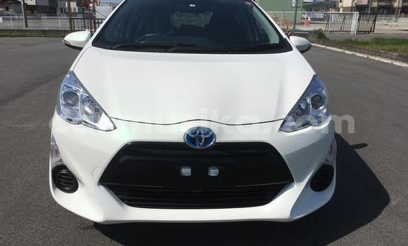 Buy Used Toyota Aqua White Car in Beitbridge in Matabeleland South