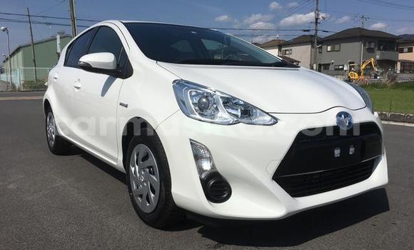 Acheter Occasion Voiture Toyota Aqua Blanc à Beitbridge, Matabeleland South Acheter Occasion Voiture Toyota Aqua Blanc à Beitbridge, Matabeleland South