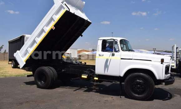 Acheter Occasion Utilitaire Toyota DA Blanc à Beitbridge, Matabeleland South Acheter Occasion Utilitaire Toyota DA Blanc à Beitbridge, Matabeleland South