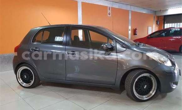 Nunua Ilio tumika Toyota Yaris Fedha Gari ndani ya Beitbridge nchini Matabeleland Kusini Nunua Ilio tumika Toyota Yaris Fedha Gari ndani ya Beitbridge nchini Matabeleland Kusini