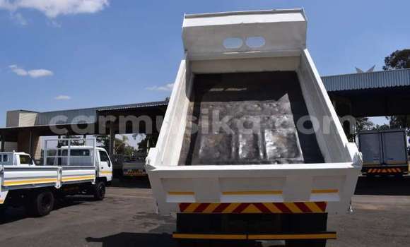 Acheter Occasion Utilitaire Toyota DA Blanc à Beitbridge, Matabeleland South Acheter Occasion Utilitaire Toyota DA Blanc à Beitbridge, Matabeleland South