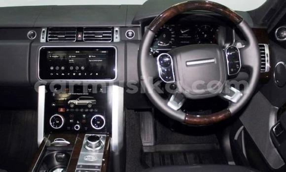 Acheter Occasion Voiture Land Rover Range Rover Vogue Blanc à Beitbridge, Matabeleland South Acheter Occasion Voiture Land Rover Range Rover Vogue Blanc à Beitbridge, Matabeleland South
