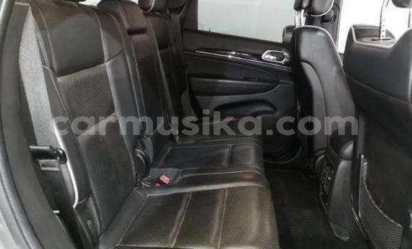 Acheter Occasion Voiture Jeep Grand Cherokee Beige à Beitbridge, Matabeleland South Acheter Occasion Voiture Jeep Grand Cherokee Beige à Beitbridge, Matabeleland South