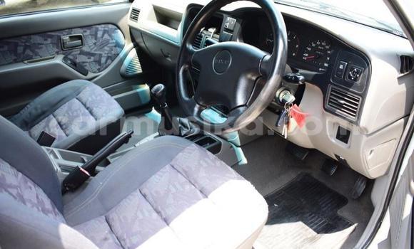 Nunua Ilio tumika Isuzu KB Nyeupe Gari ndani ya Beitbridge nchini Matabeleland Kusini Nunua Ilio tumika Isuzu KB Nyeupe Gari ndani ya Beitbridge nchini Matabeleland Kusini