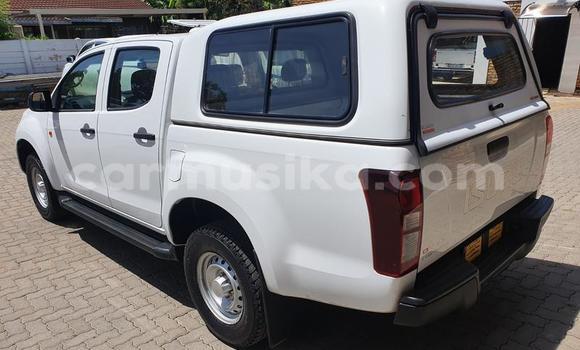 Buy Used Isuzu KB White Car in Beitbridge in Matabeleland South