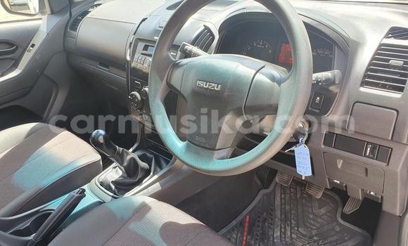 Acheter Occasion Voiture Isuzu KB Blanc à Beitbridge, Matabeleland South Acheter Occasion Voiture Isuzu KB Blanc à Beitbridge, Matabeleland South