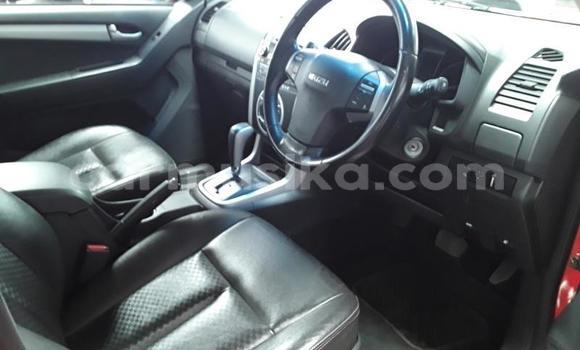 Nunua Ilio tumika Isuzu KB Beige Gari ndani ya Beitbridge nchini Matabeleland Kusini Nunua Ilio tumika Isuzu KB Beige Gari ndani ya Beitbridge nchini Matabeleland Kusini