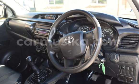 Acheter Occasion Voiture Toyota Hilux Blanc à Beitbridge, Matabeleland South Acheter Occasion Voiture Toyota Hilux Blanc à Beitbridge, Matabeleland South