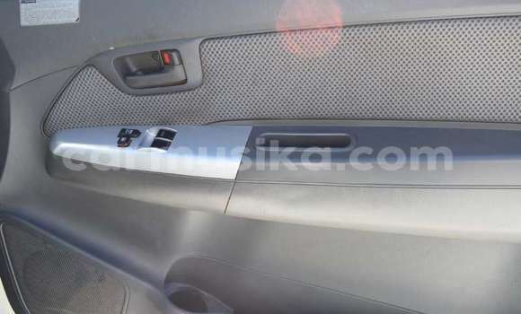 Nunua Ilio tumika Toyota Hilux Nyeupe Gari ndani ya Beitbridge nchini Matabeleland Kusini Nunua Ilio tumika Toyota Hilux Nyeupe Gari ndani ya Beitbridge nchini Matabeleland Kusini