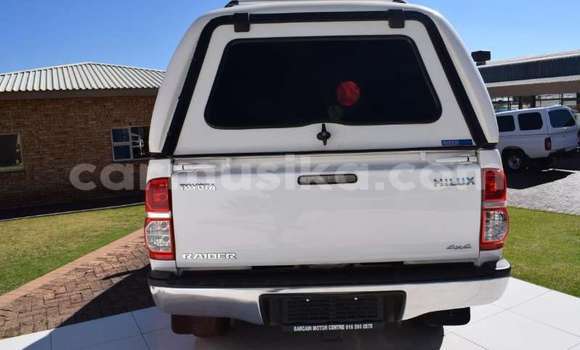 Nunua Ilio tumika Toyota Hilux Nyeupe Gari ndani ya Beitbridge nchini Matabeleland Kusini Nunua Ilio tumika Toyota Hilux Nyeupe Gari ndani ya Beitbridge nchini Matabeleland Kusini