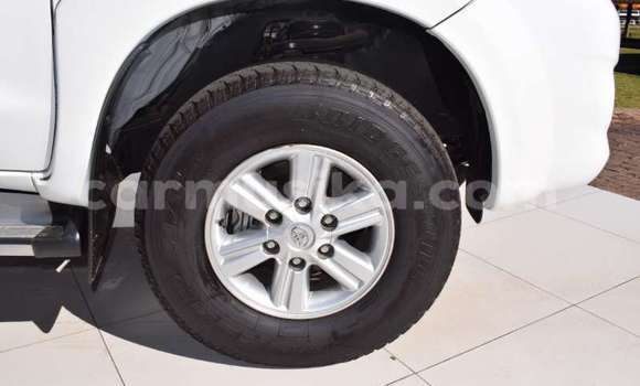 Nunua Ilio tumika Toyota Hilux Nyeupe Gari ndani ya Beitbridge nchini Matabeleland Kusini Nunua Ilio tumika Toyota Hilux Nyeupe Gari ndani ya Beitbridge nchini Matabeleland Kusini