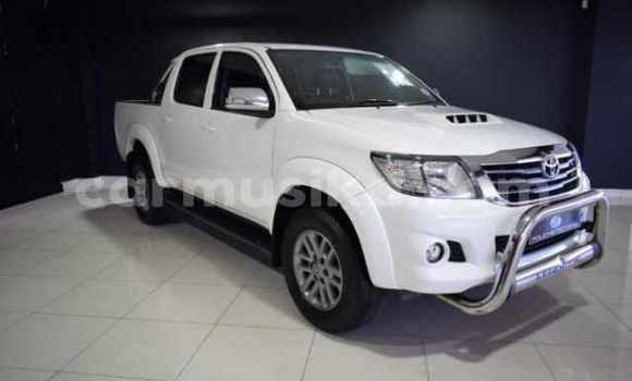 Acheter Occasion Voiture Toyota Hilux Blanc à Beitbridge, Matabeleland South Acheter Occasion Voiture Toyota Hilux Blanc à Beitbridge, Matabeleland South