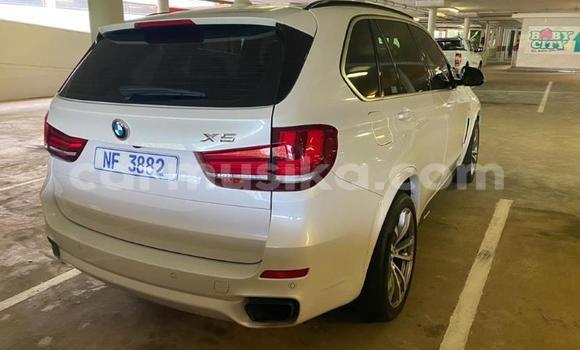 Acheter Occasion Voiture BMW X5 M Blanc à Beitbridge, Matabeleland South Acheter Occasion Voiture BMW X5 M Blanc à Beitbridge, Matabeleland South