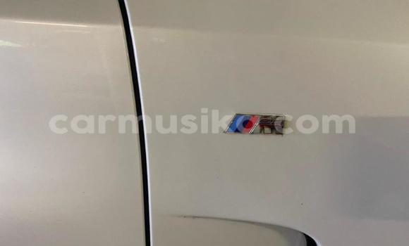 Acheter Occasion Voiture BMW X5 M Blanc à Beitbridge, Matabeleland South Acheter Occasion Voiture BMW X5 M Blanc à Beitbridge, Matabeleland South