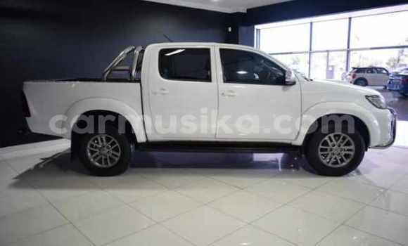 Acheter Occasion Voiture Toyota Hilux Blanc à Beitbridge, Matabeleland South Acheter Occasion Voiture Toyota Hilux Blanc à Beitbridge, Matabeleland South