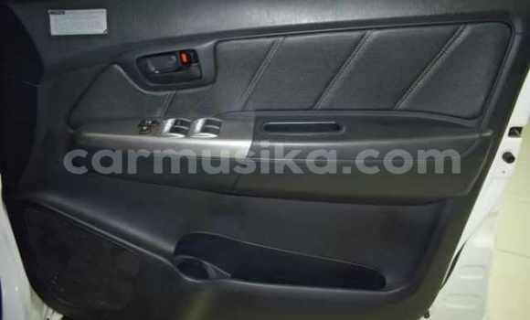 Acheter Occasion Voiture Toyota Hilux Blanc à Beitbridge, Matabeleland South Acheter Occasion Voiture Toyota Hilux Blanc à Beitbridge, Matabeleland South