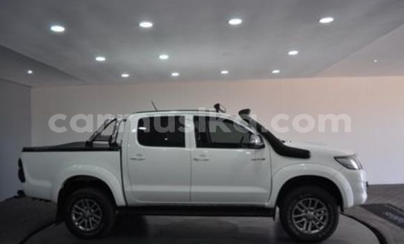 Buy Used Toyota Hilux White Car in Beitbridge in Matabeleland South Buy Used Toyota Hilux White Car in Beitbridge in Matabeleland South
