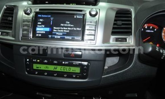 Buy Used Toyota Hilux White Car in Beitbridge in Matabeleland South Buy Used Toyota Hilux White Car in Beitbridge in Matabeleland South