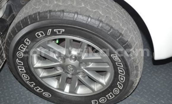 Buy Used Toyota Hilux White Car in Beitbridge in Matabeleland South Buy Used Toyota Hilux White Car in Beitbridge in Matabeleland South