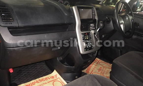 Tenga Tsaru Toyota Voxy Chena Mota in Beitbridge in Matabeleland South Tenga Tsaru Toyota Voxy Chena Mota in Beitbridge in Matabeleland South