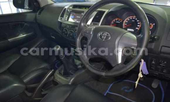 Acheter Occasion Voiture Toyota Hilux Blanc à Beitbridge, Matabeleland South Acheter Occasion Voiture Toyota Hilux Blanc à Beitbridge, Matabeleland South