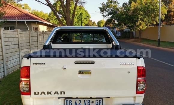 Acheter Occasion Voiture Toyota Hilux Blanc à Beitbridge, Matabeleland South Acheter Occasion Voiture Toyota Hilux Blanc à Beitbridge, Matabeleland South