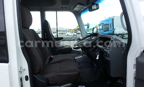 Nunua Ilio tumika Toyota Coaster Nyeupe Gari ndani ya Beitbridge nchini Matabeleland Kusini Nunua Ilio tumika Toyota Coaster Nyeupe Gari ndani ya Beitbridge nchini Matabeleland Kusini