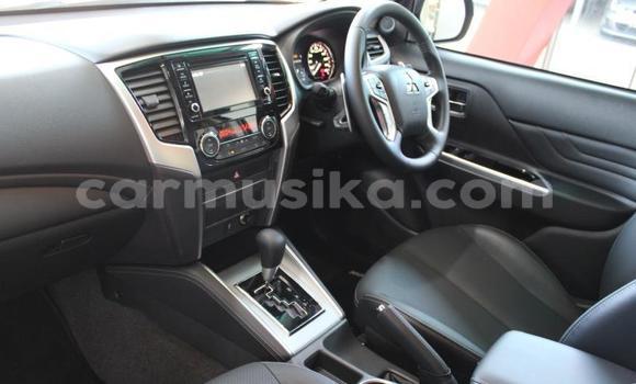 Nunua Ilio tumika Mitsubishi Triton Nyeusi Gari ndani ya Beitbridge nchini Matabeleland Kusini Nunua Ilio tumika Mitsubishi Triton Nyeusi Gari ndani ya Beitbridge nchini Matabeleland Kusini