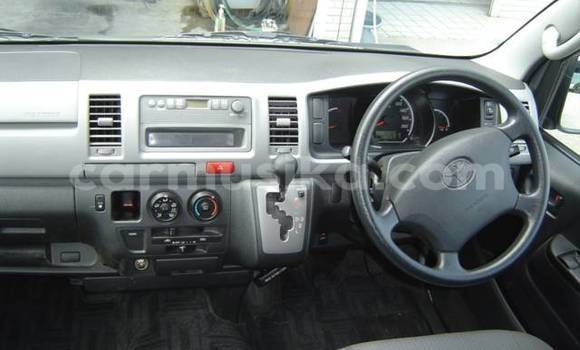 Buy Used Toyota Hiace White Car in Beitbridge in Matabeleland South Buy Used Toyota Hiace White Car in Beitbridge in Matabeleland South