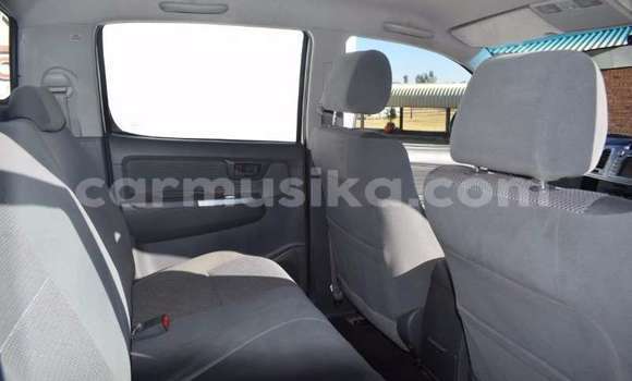 Buy Used Toyota Hilux White Car in Beitbridge in Matabeleland South Buy Used Toyota Hilux White Car in Beitbridge in Matabeleland South