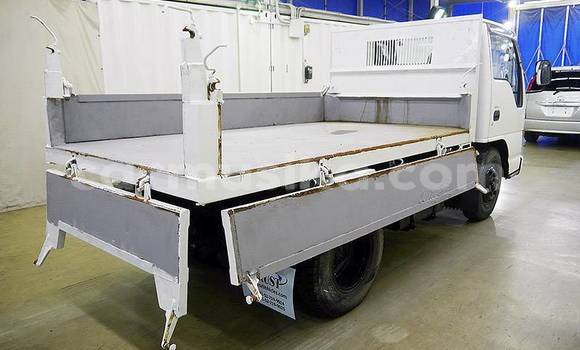 Acheter Import Voiture Isuzu Ascender Blanc à Beitbridge, Matabeleland South Acheter Import Voiture Isuzu Ascender Blanc à Beitbridge, Matabeleland South